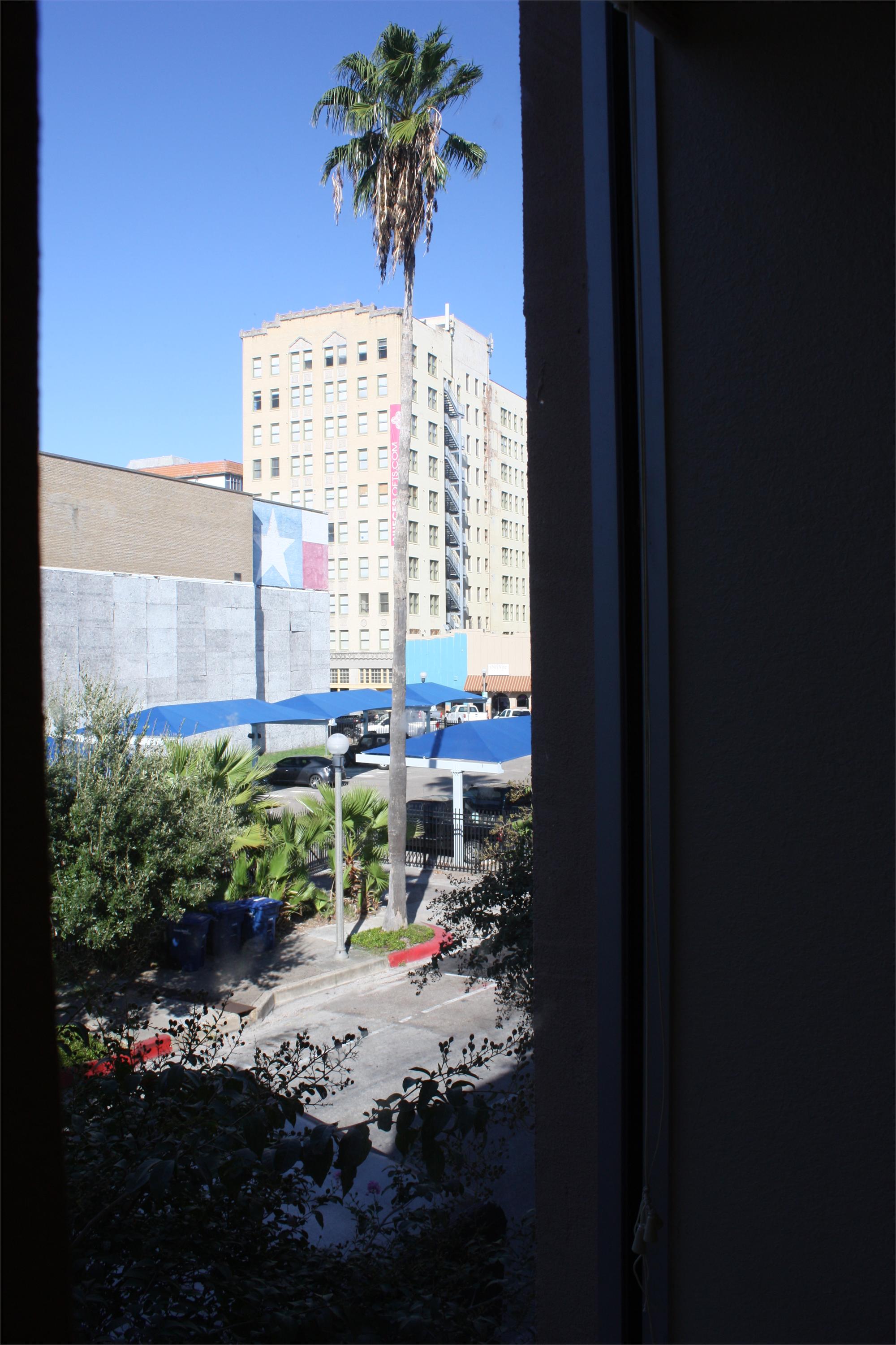 425 Schatzell Street - E